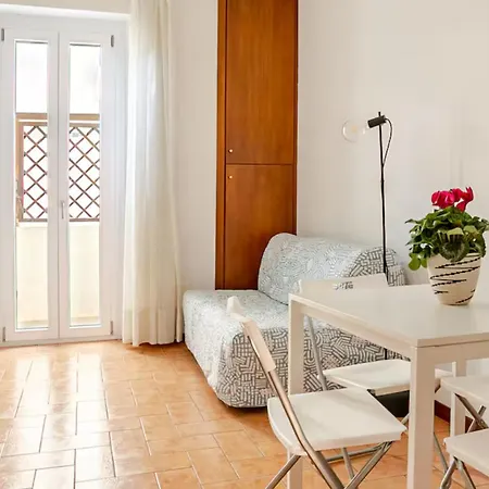 2 Bedroom For 4 Quiet Tram 8 To Trastevere Vatican Řím