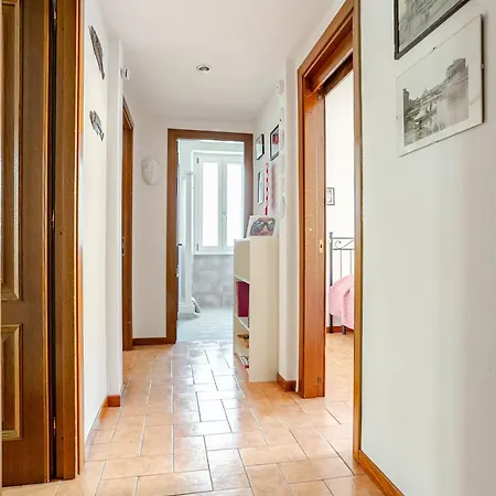 아파트 2 Bedroom For 4 Quiet Tram 8 To Trastevere Vatican *